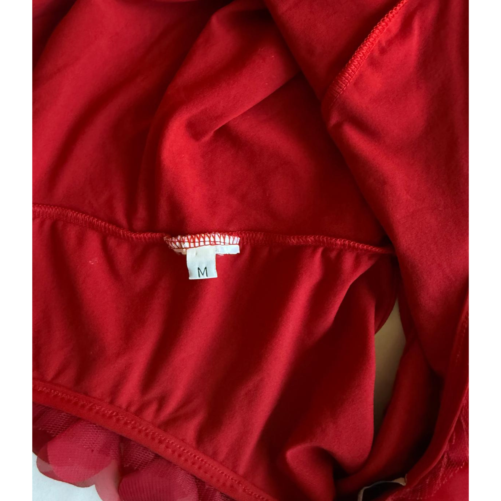 La Reveche, rot mit Schleife