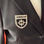 Chanel Brosche, Wappen