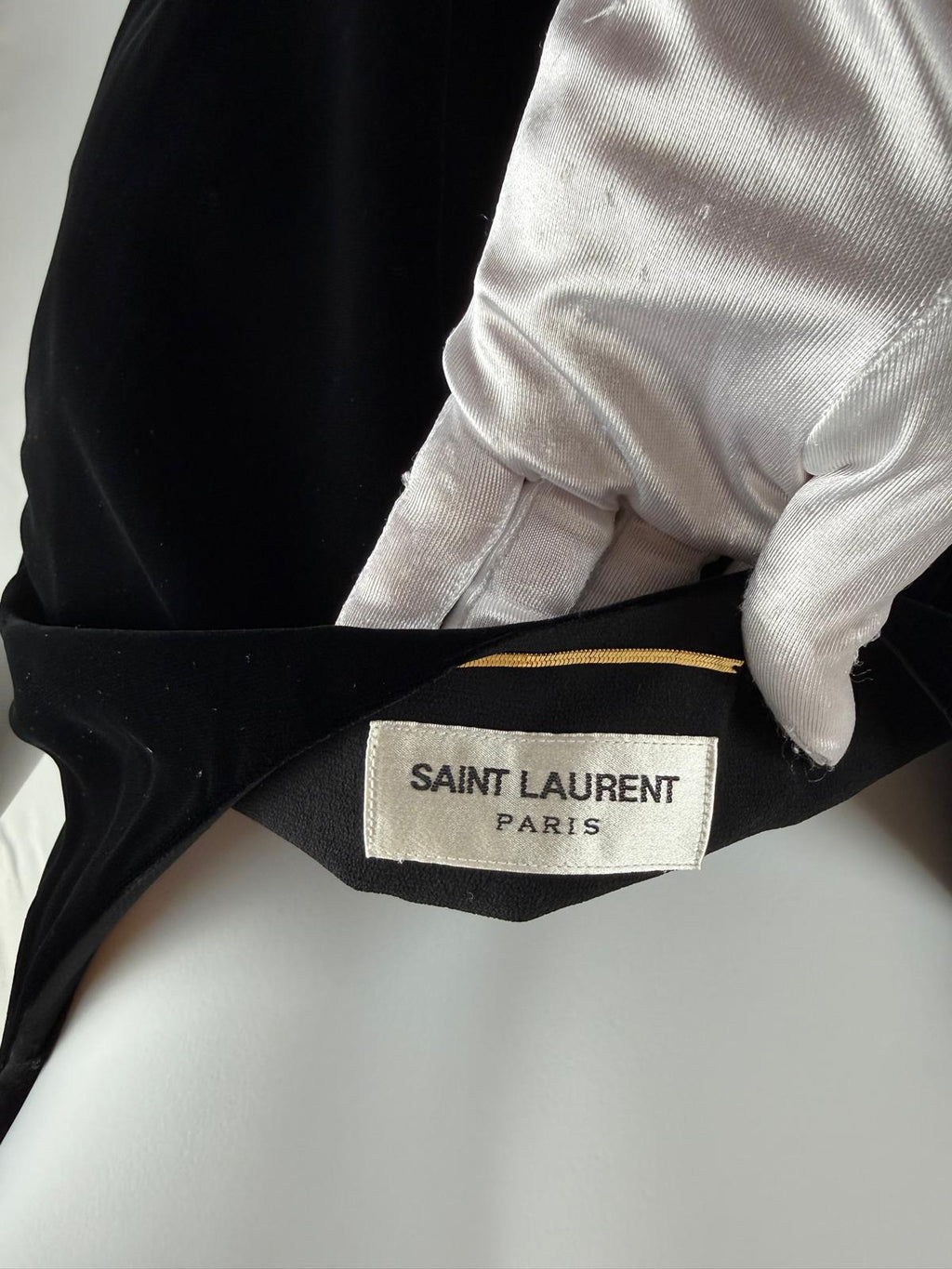 Saint Laurent Samtkleid mit Blume