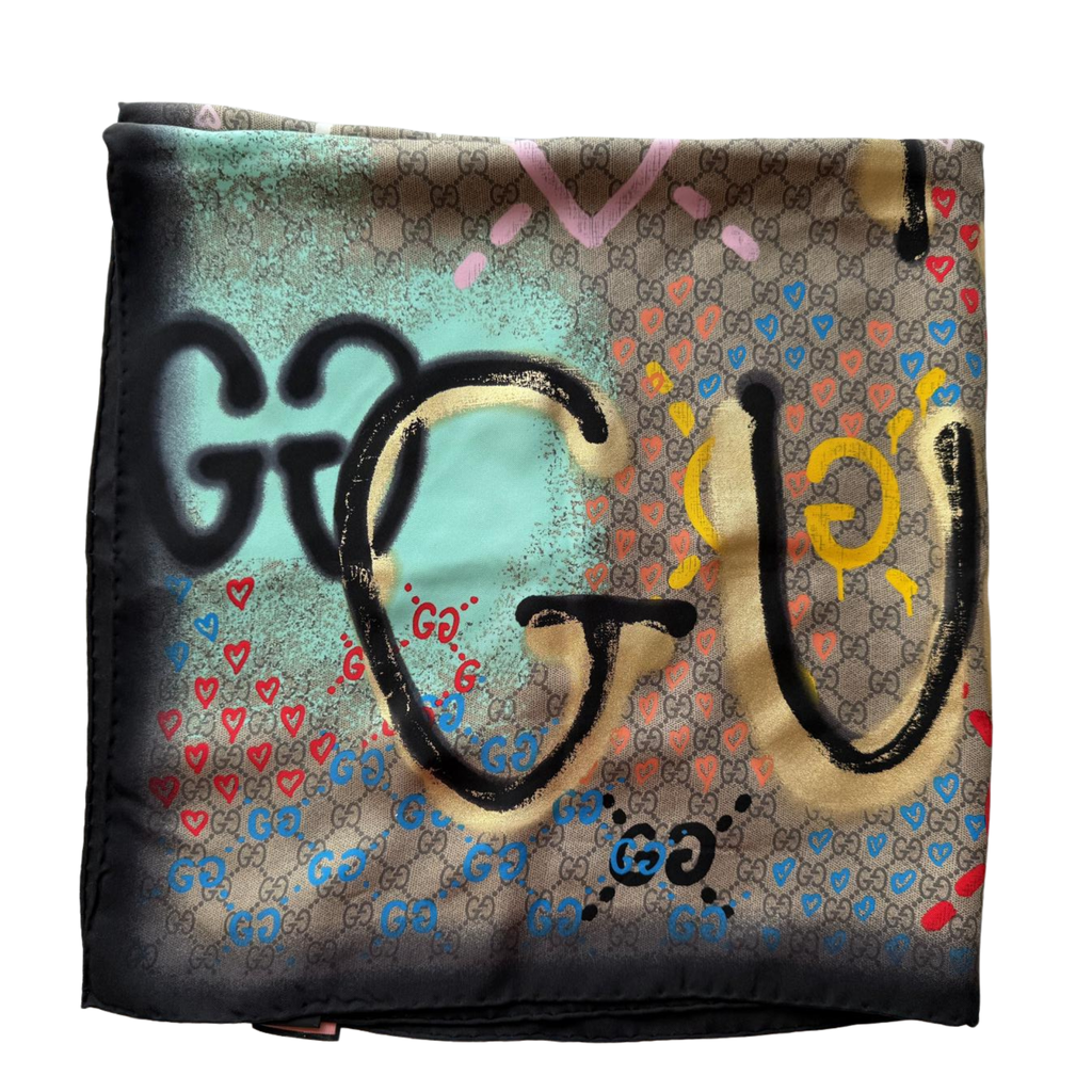 Gucci "Life is Gucci" Tuch