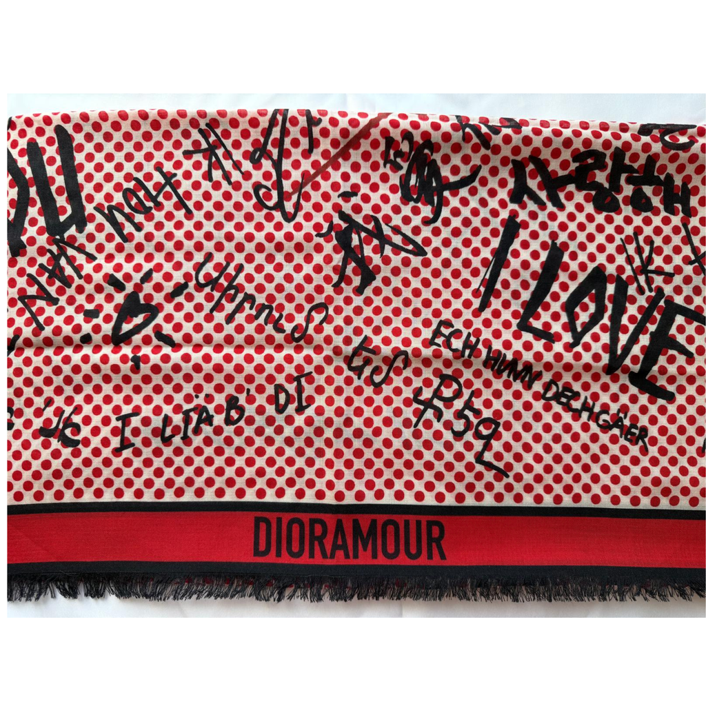 Dior Tuch, Dioramour