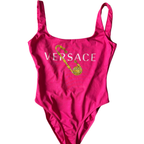 Versace, pink mit Stecknadel