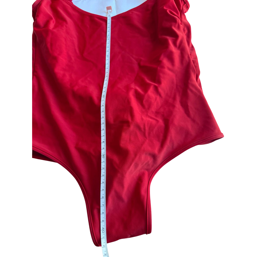 La Reveche, rot mit Schleife