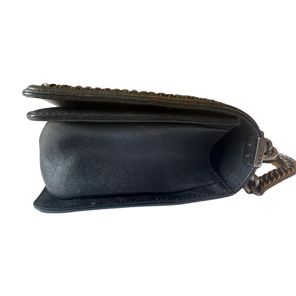 Chanel Boy Bag Large, Limited Edition mit Kettenrand