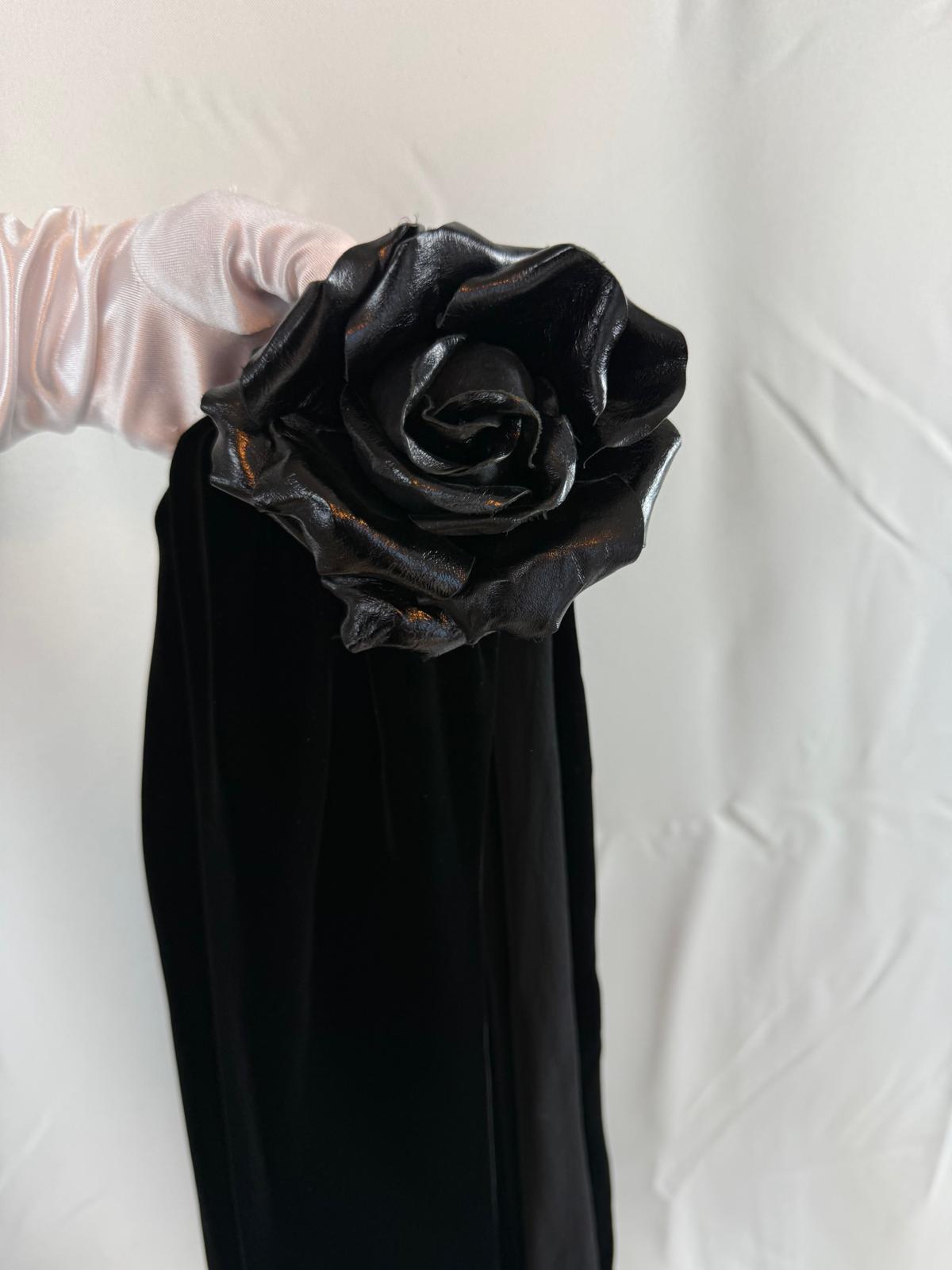Saint Laurent Samtkleid mit Blume